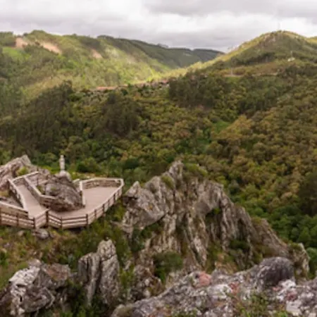 Casa Cucas 펜션 폼발